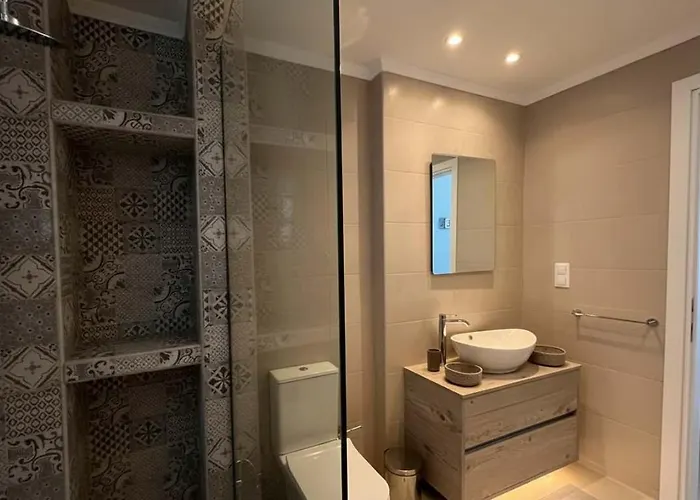 Coastal Modern In Facing The Sea האראקי